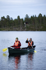 Kanufahrer auf dem See Rödsjön. Foto: Marcus Elmerstad.